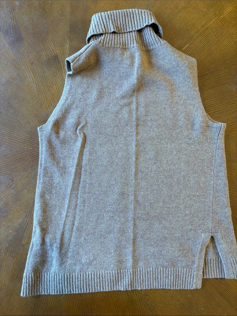 Sleeveless Turtleneck Sweater Vest - Olive and Tan